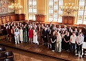 Gruppenfoto im Senatsempfang in der Rathaushalle